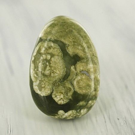 Rüoliit roheline auguga